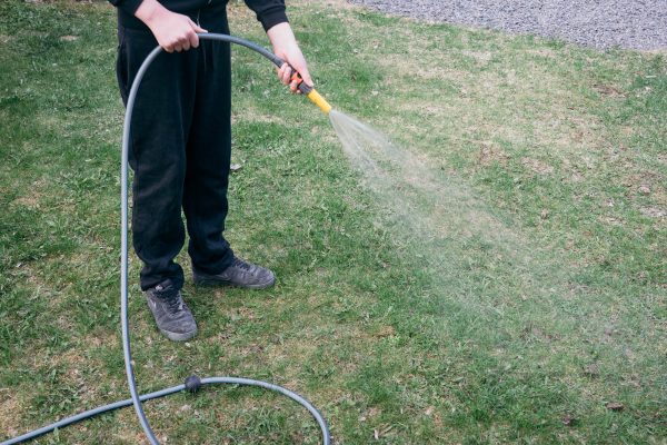 Pihatyöt Ylöjärvi. Nurmikon leikkuu, trimmeröinti, nuorten tekemä pihatyöapu